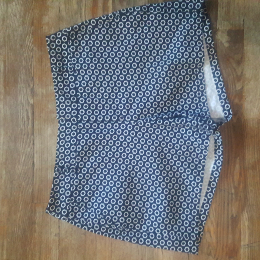 Shorts - Picture 2 of 6